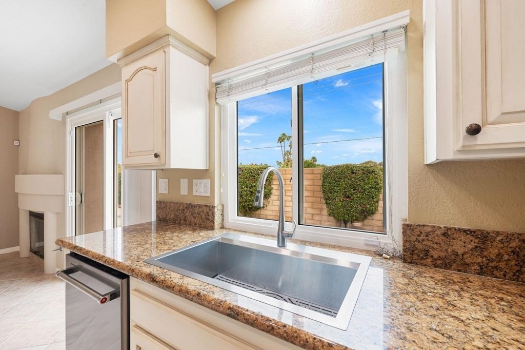 44030 Mariposa Court - Photo 13
