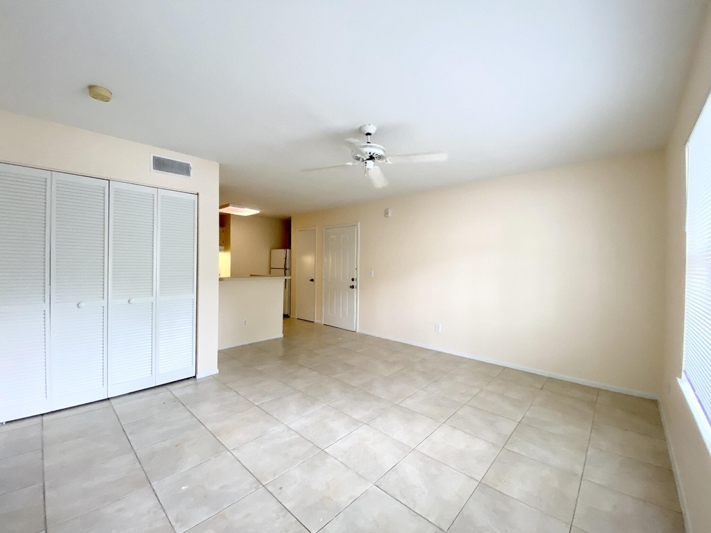 1725 Palm Cove Boulevard - Photo 7