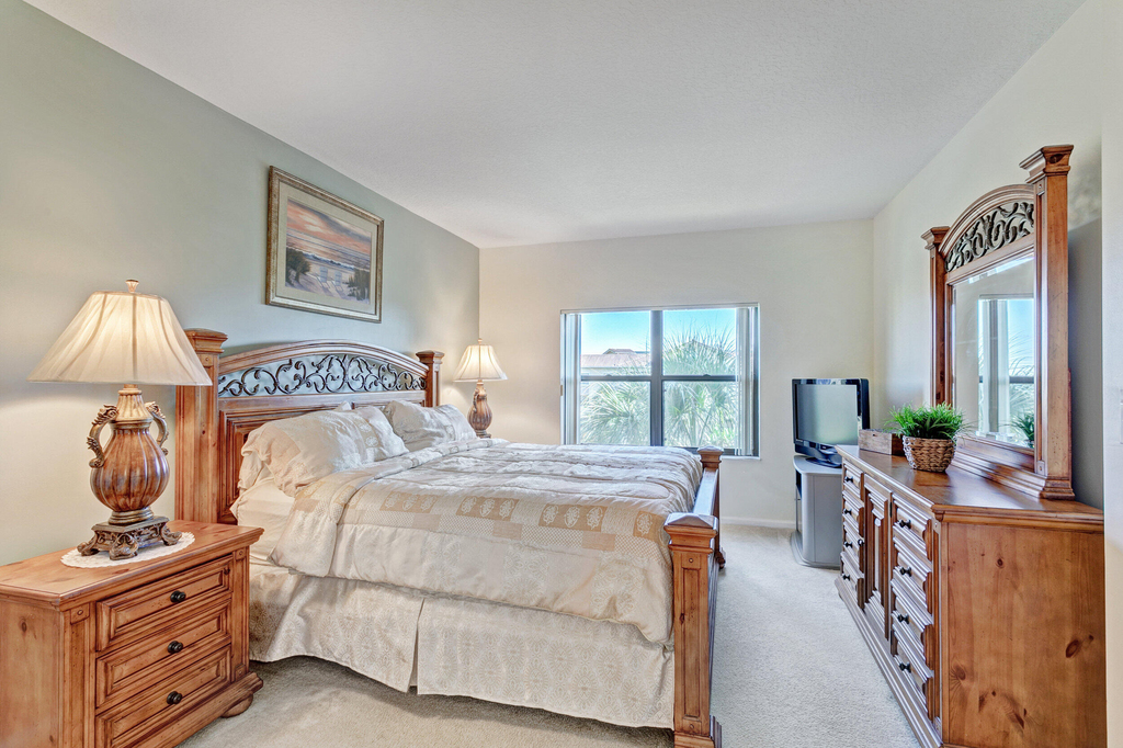 500 Uno Lago Drive - Photo 18