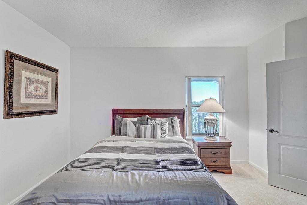 500 Uno Lago Drive - Photo 24