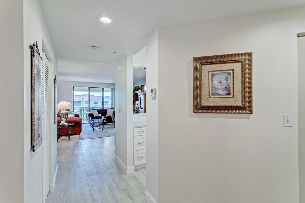 500 Uno Lago Drive - Photo 5