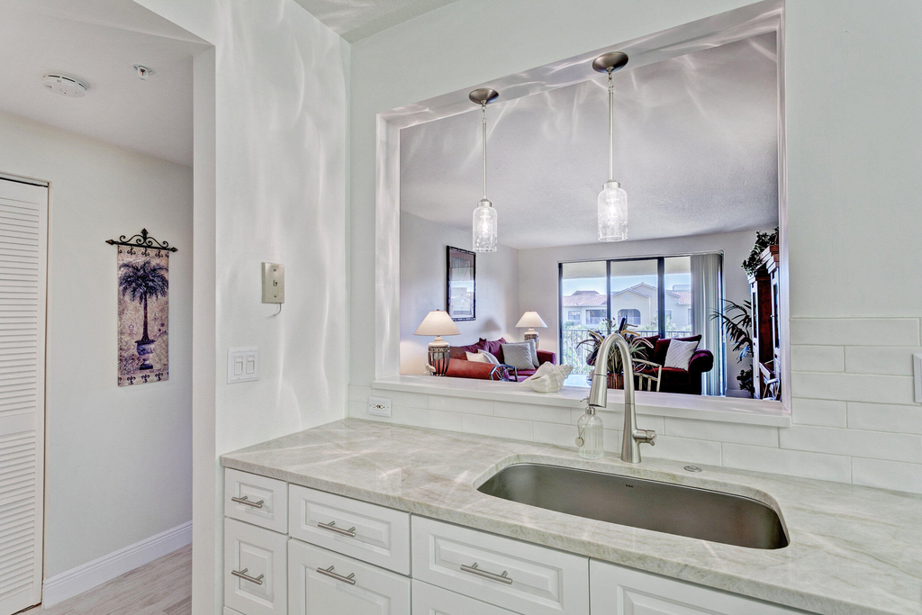 500 Uno Lago Drive - Photo 9