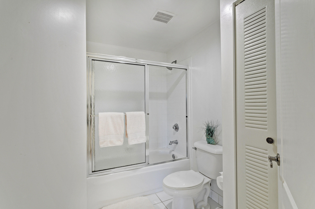 500 Uno Lago Drive - Photo 22