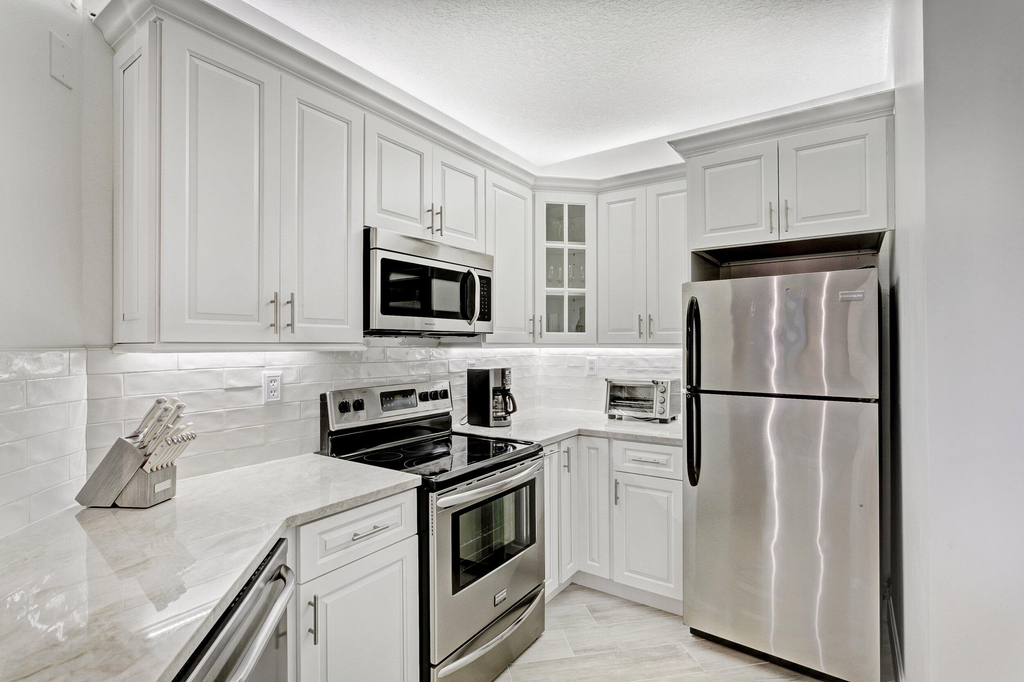 500 Uno Lago Drive - Photo 1