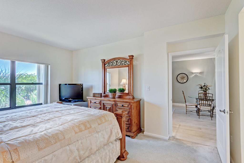 500 Uno Lago Drive - Photo 19