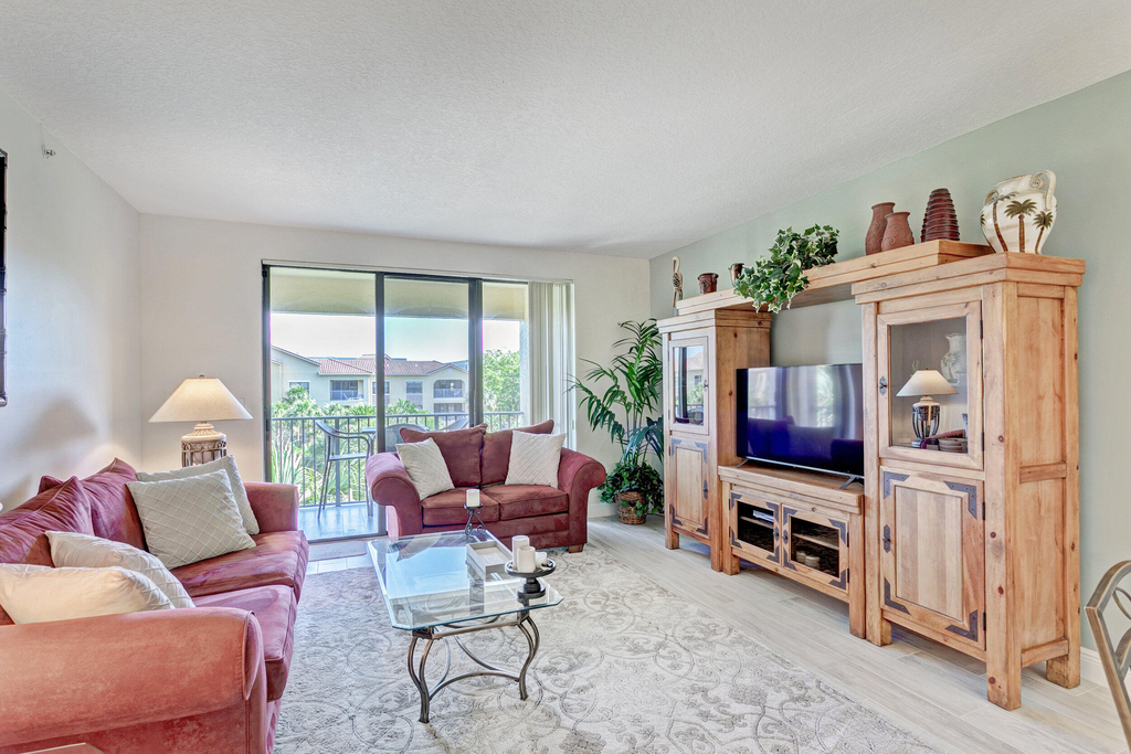 500 Uno Lago Drive - Photo 13