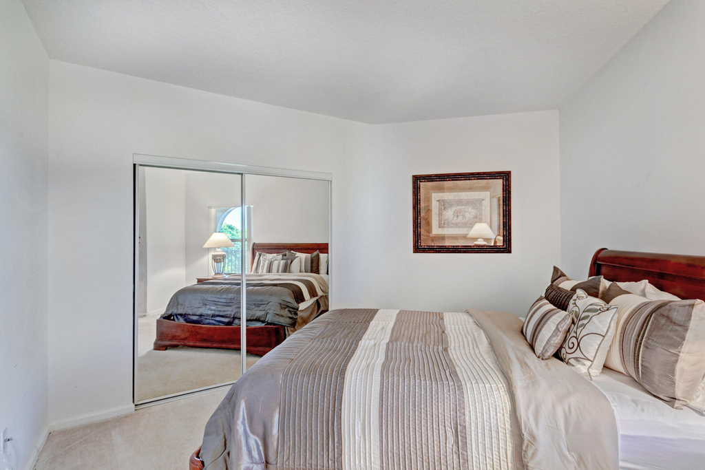 500 Uno Lago Drive - Photo 23
