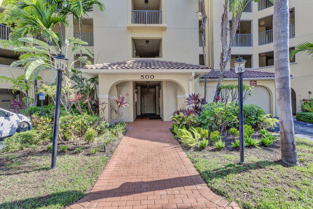 500 Uno Lago Drive - Photo 3