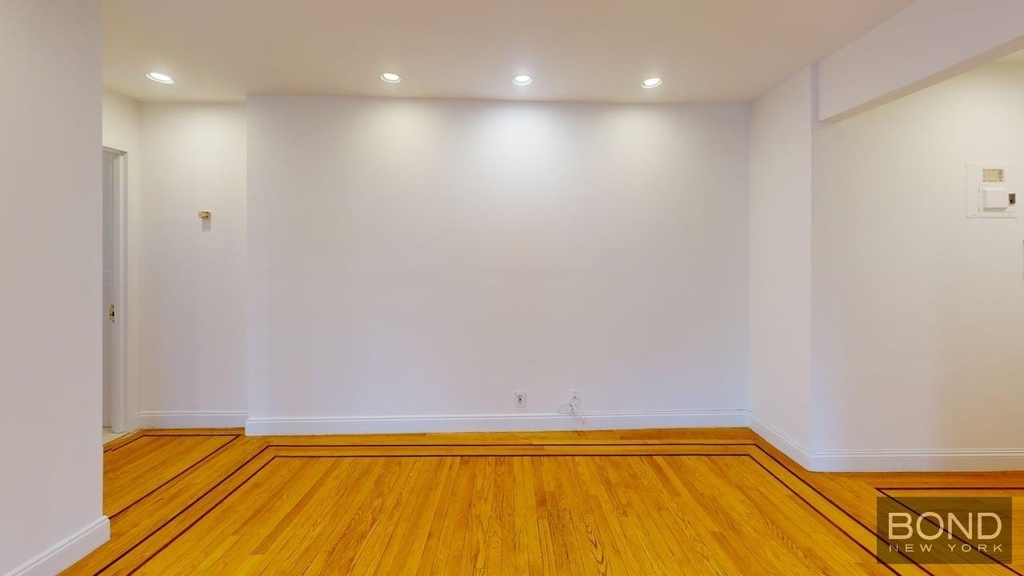Charlton Street - Photo 18