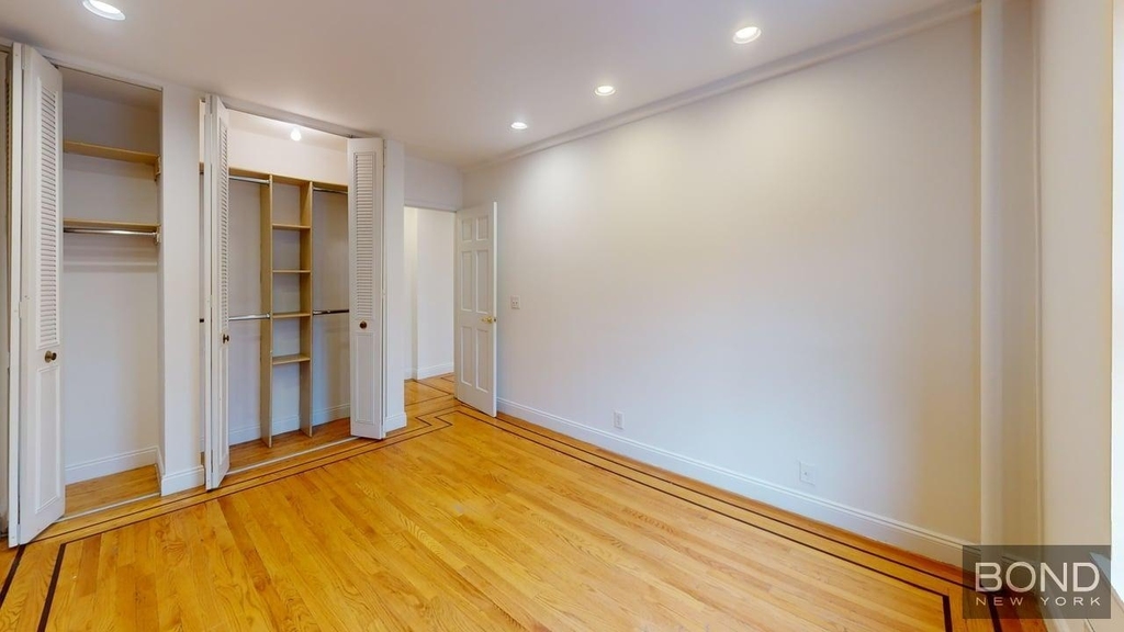 Charlton Street - Photo 14