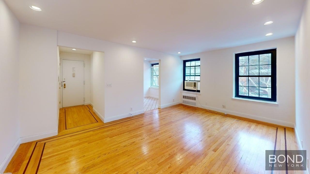 Charlton Street - Photo 19