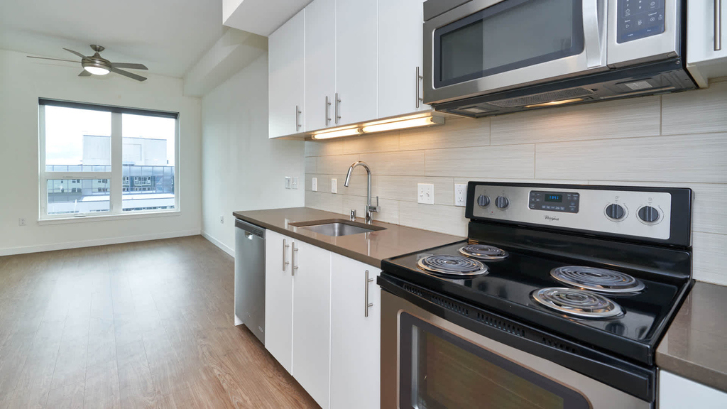 4715 42nd Ave Sw - Photo 8