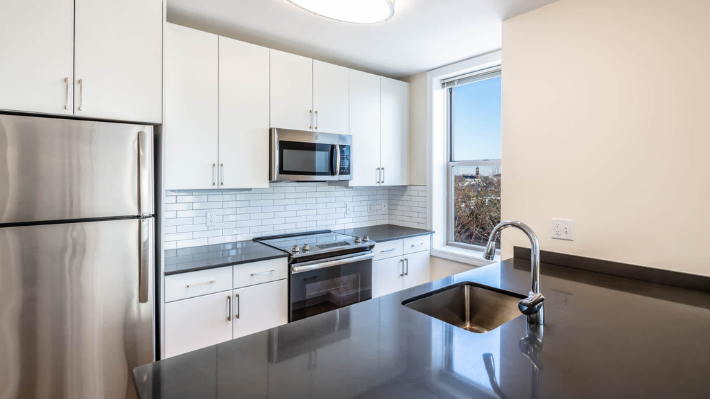 70 Hope Ave - Photo 9