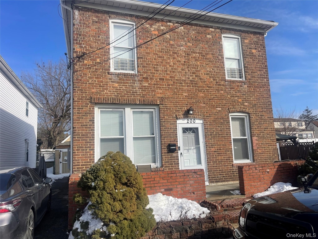 200 Claridge Avenue - Photo 0