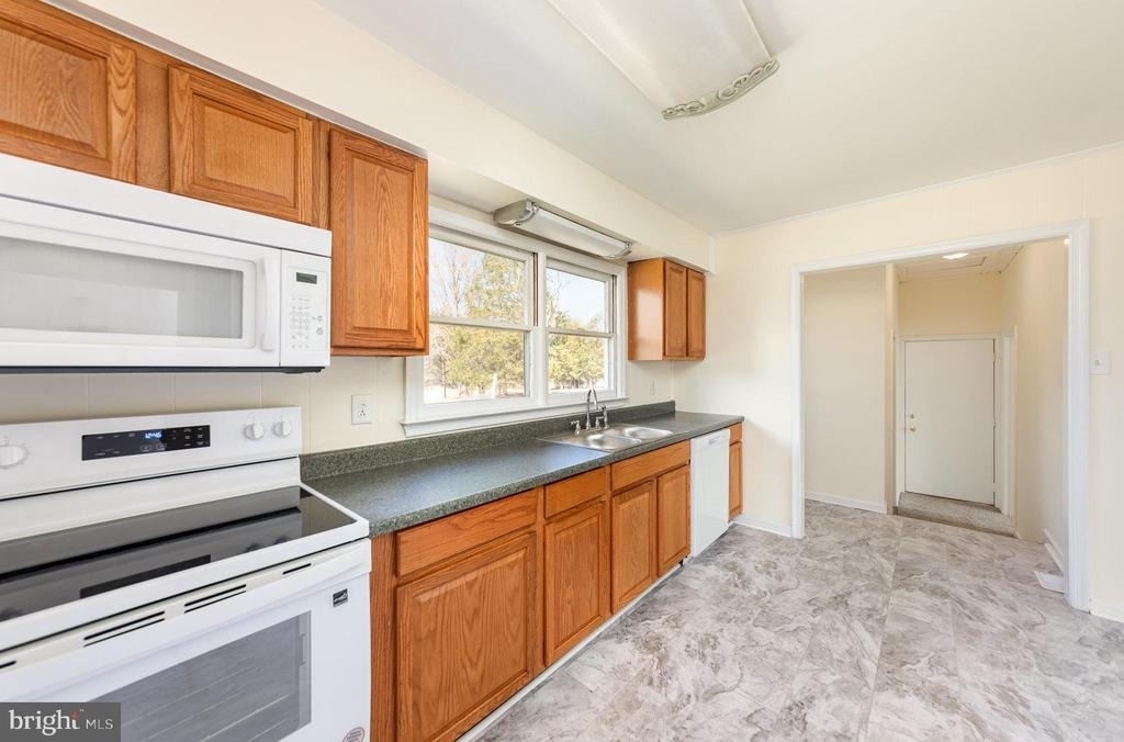 8430 Courthouse Road - Photo 9