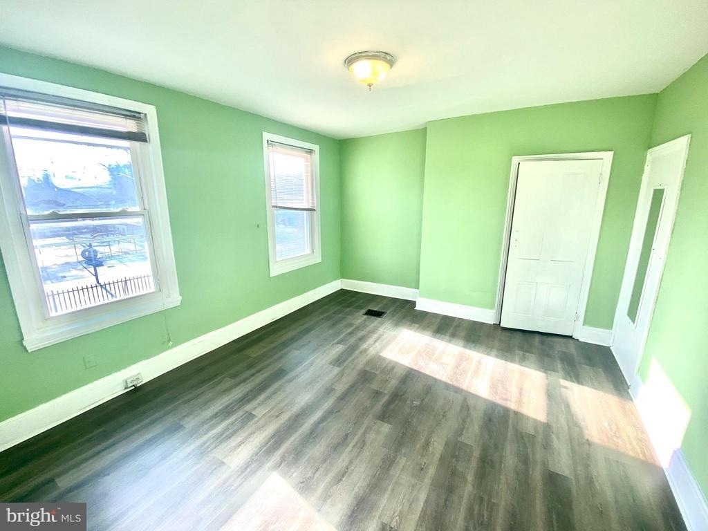1107 W Colona Street - Photo 1