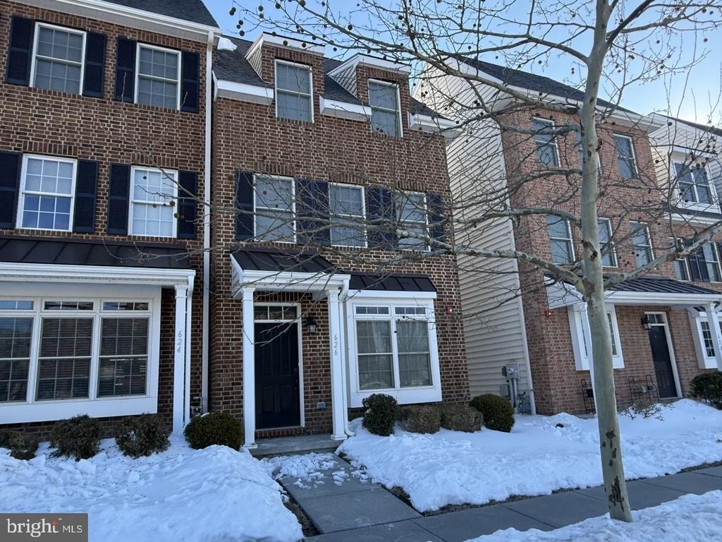 626 D Street - Photo 1