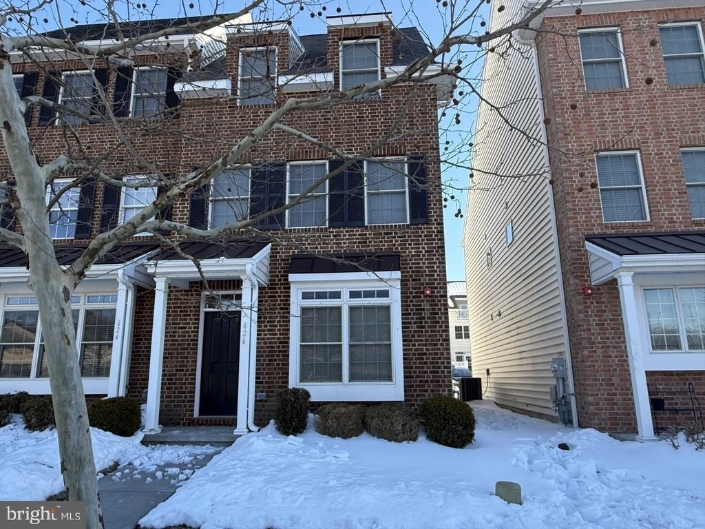 626 D Street - Photo 0