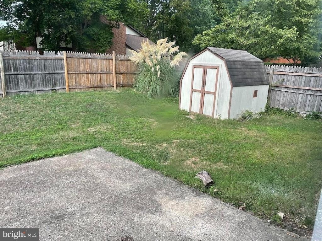 9129 Tulip Grove Road - Photo 10