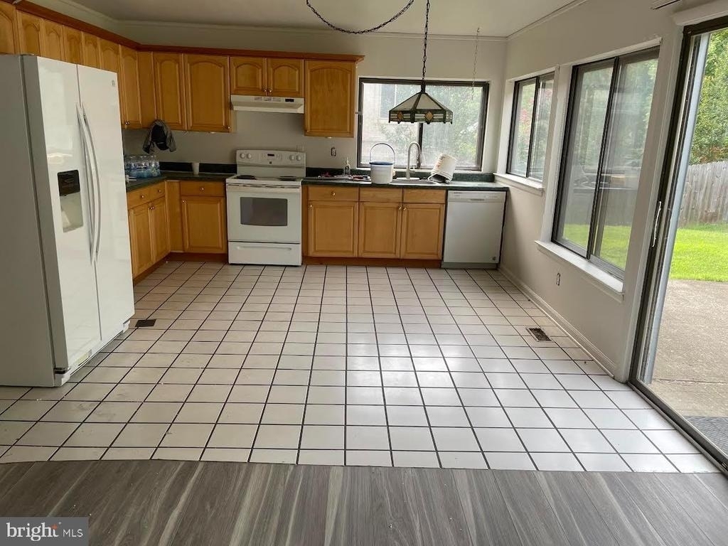 9129 Tulip Grove Road - Photo 3
