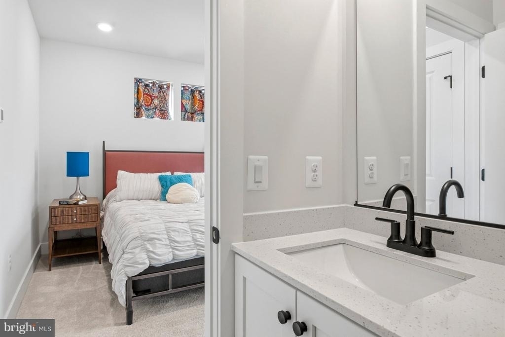 100 Glass Lane - Photo 28