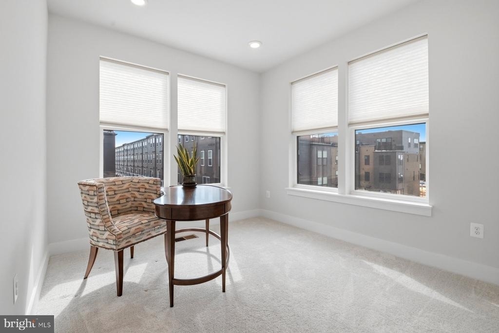 100 Glass Lane - Photo 19