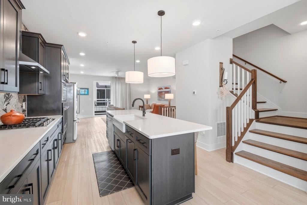 100 Glass Lane - Photo 8