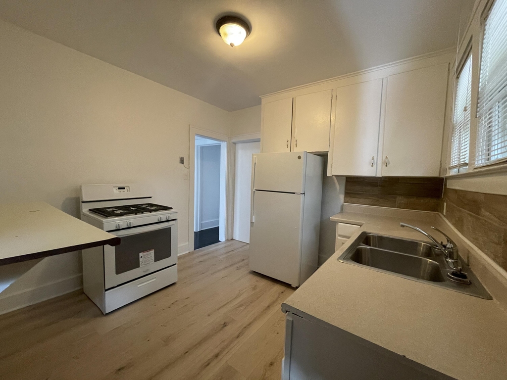 4708 Lakewood Street - Photo 9
