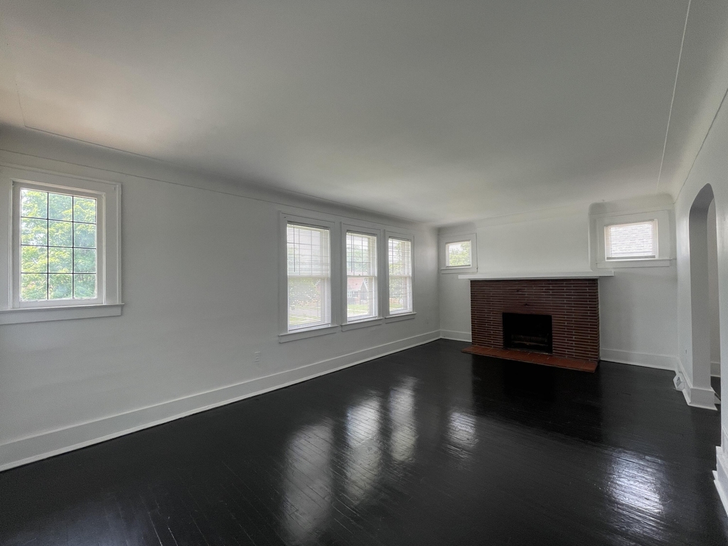 4708 Lakewood Street - Photo 4