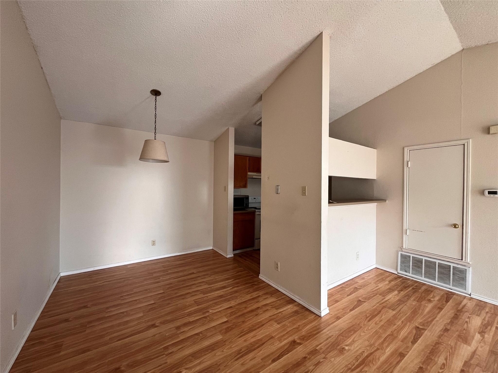 433 Sailmaster St - Photo 3