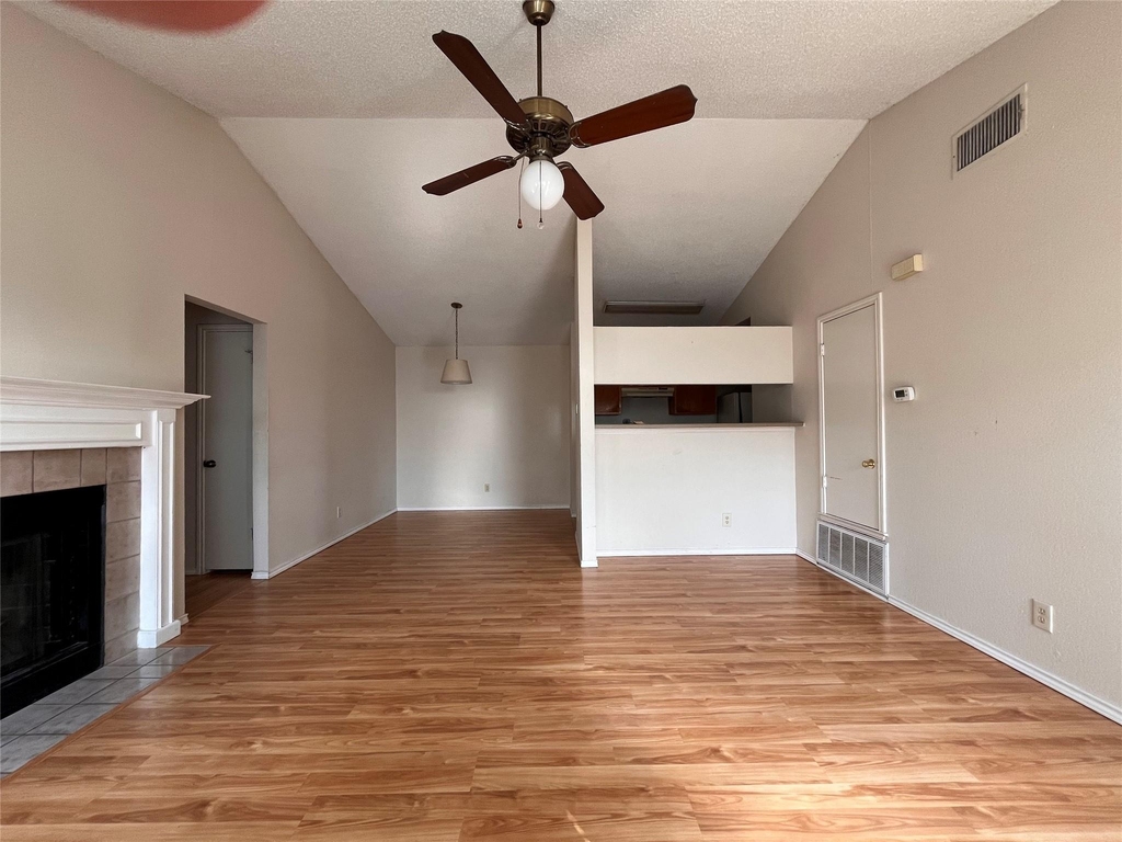 433 Sailmaster St - Photo 2