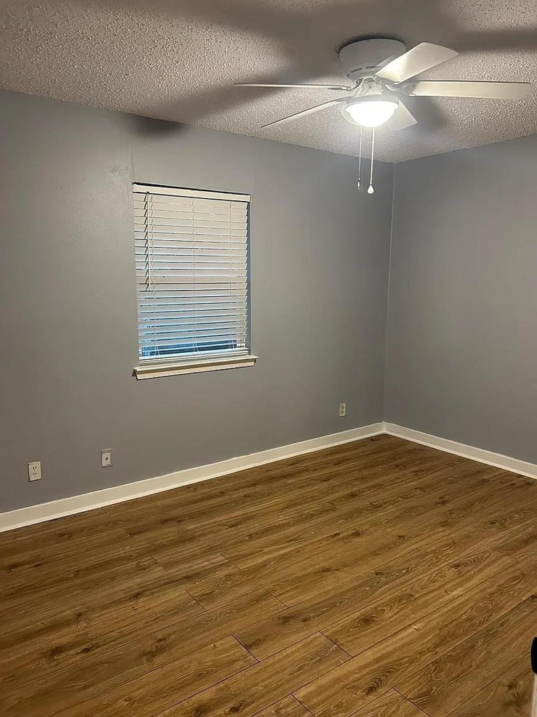 6902 Colony Park Dr - Photo 6