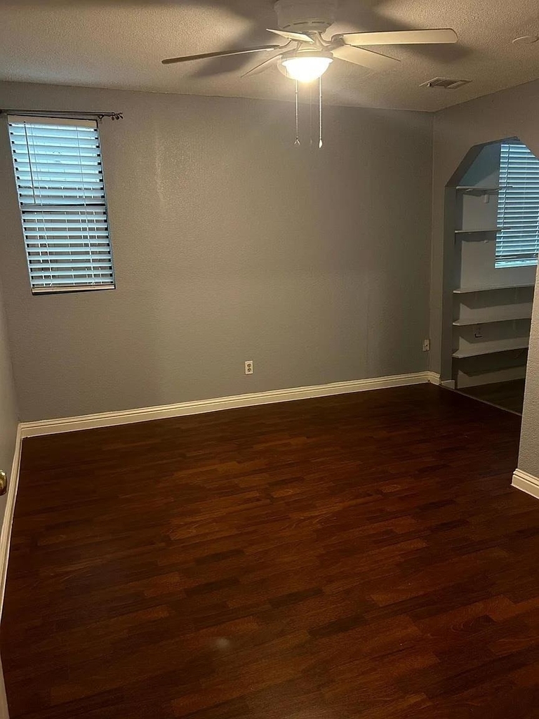6902 Colony Park Dr - Photo 11