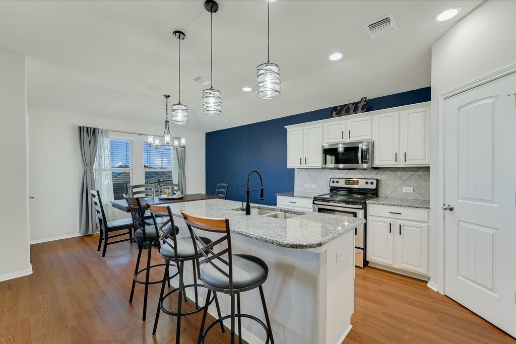725 Pinnacle Dr - Photo 5