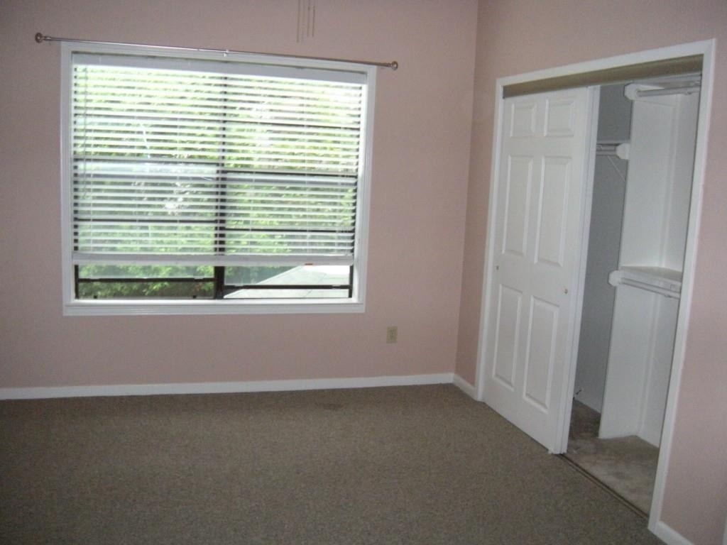 915 W 23rd St - Photo 6