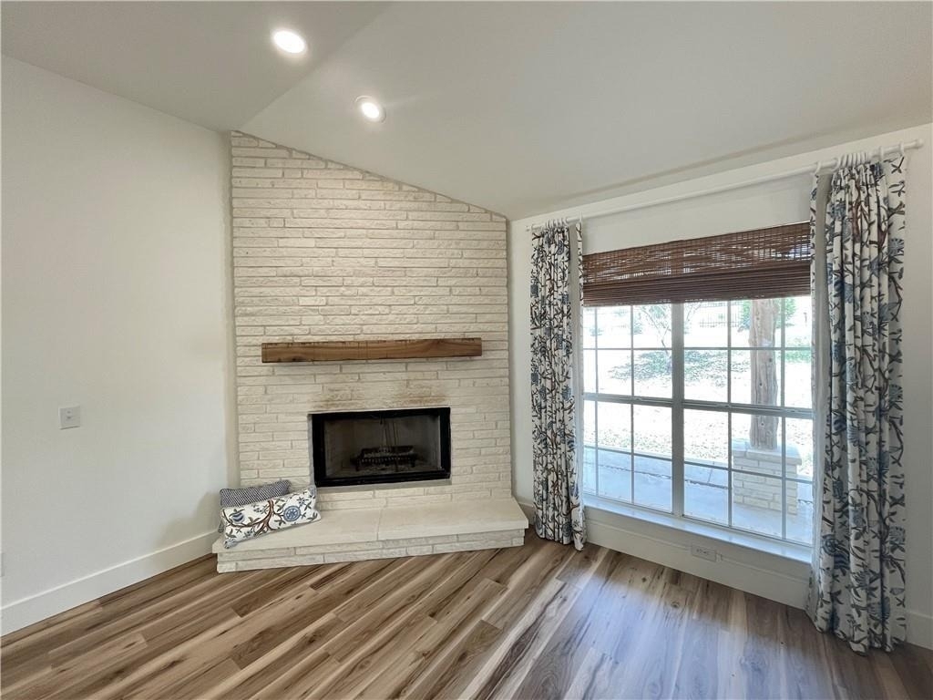 104 Cowal Dr S - Photo 4