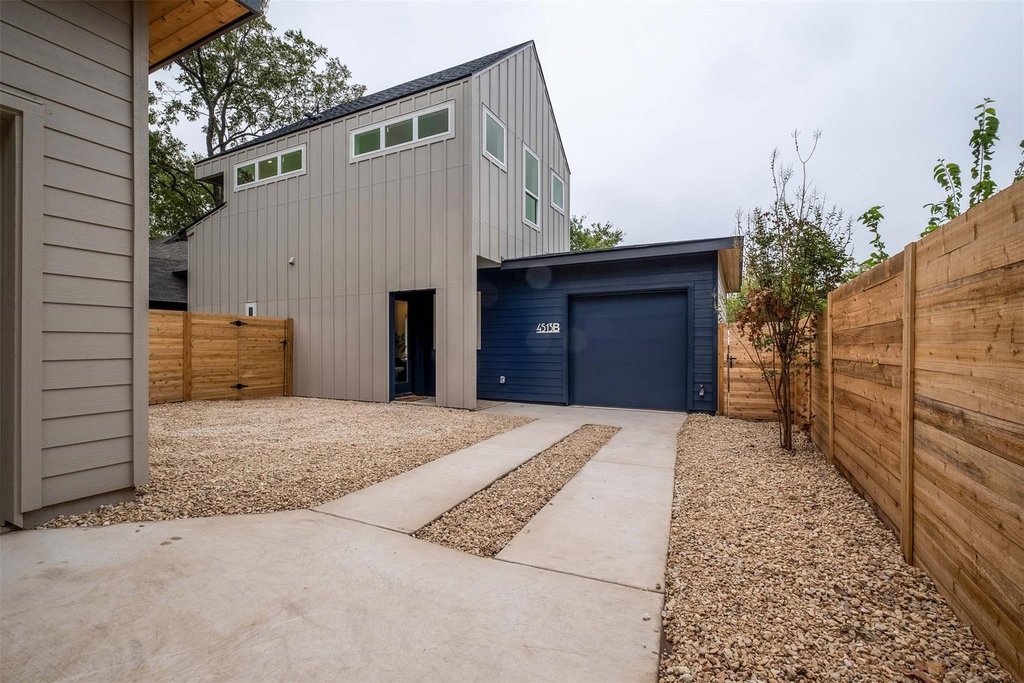 4513 S 3rd St - Photo 2
