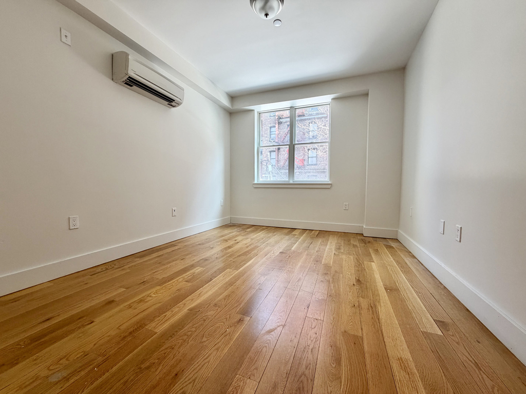 1543 East 19th Street - Photo 7