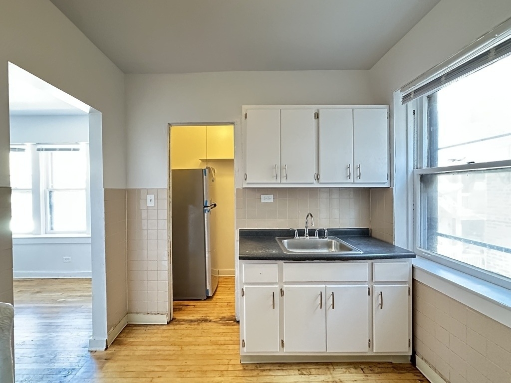 7147 S Constance Avenue - Photo 4