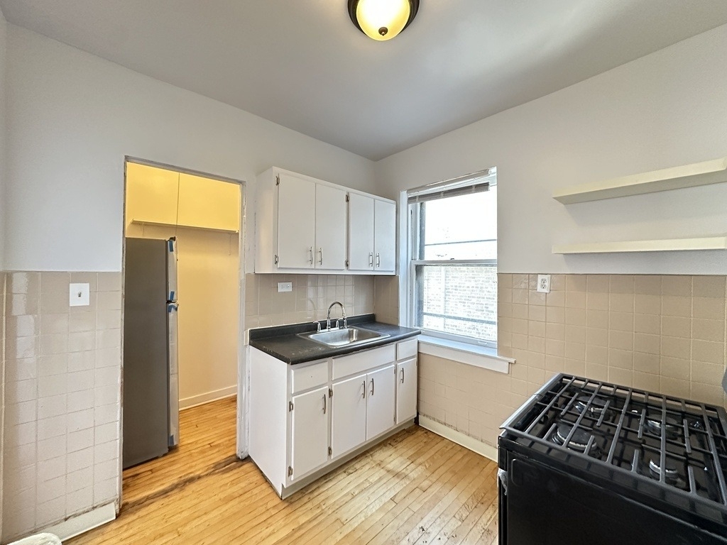 7147 S Constance Avenue - Photo 3