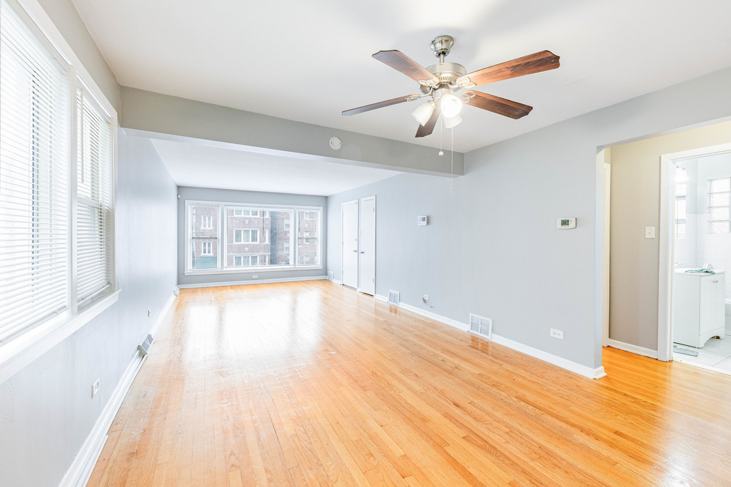 7637 S Essex Avenue - Photo 5