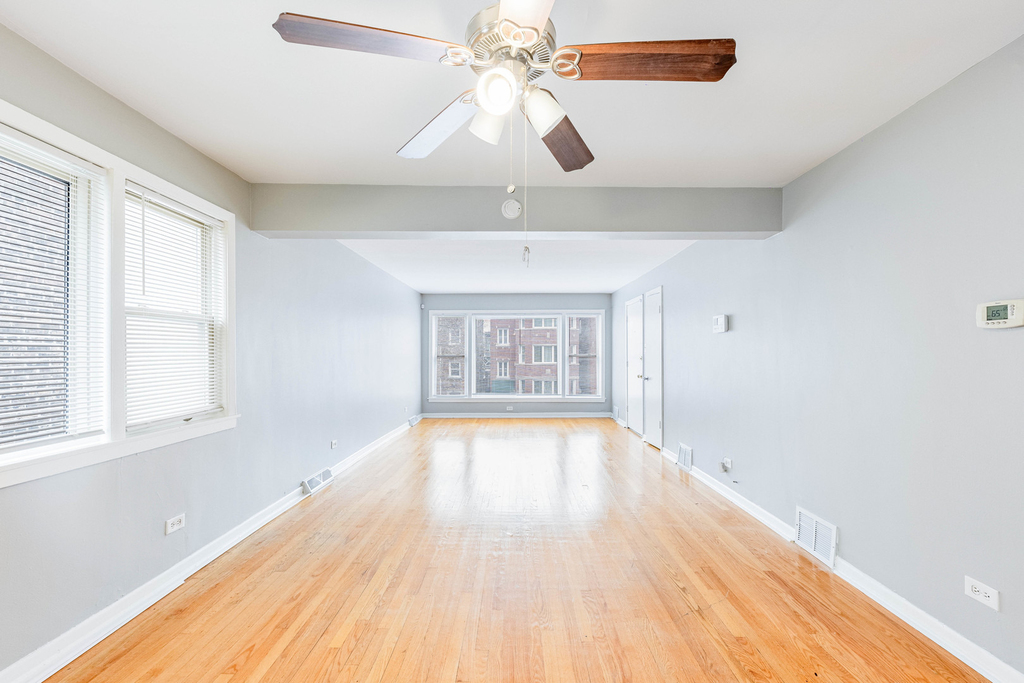 7637 S Essex Avenue - Photo 4