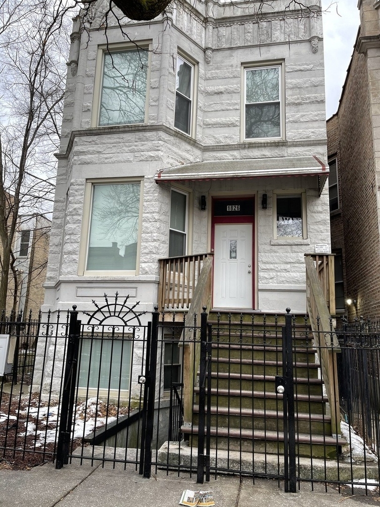 1826 S Hamlin Avenue - Photo 0