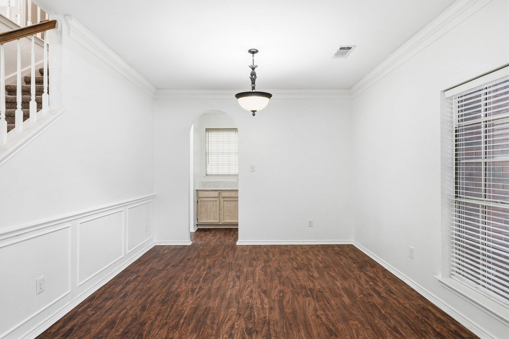 4323 Ringrose Drive - Photo 7