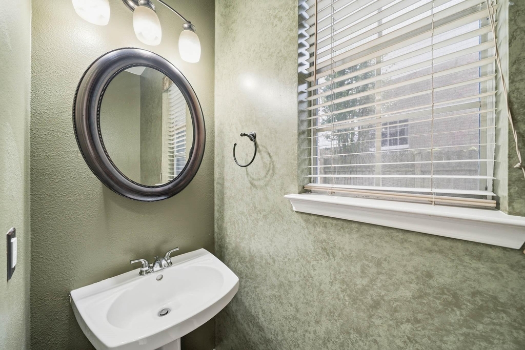 4323 Ringrose Drive - Photo 11
