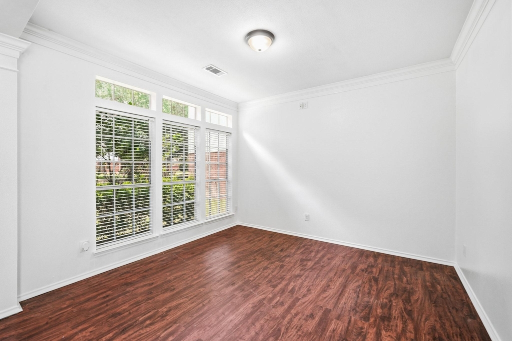 4323 Ringrose Drive - Photo 5