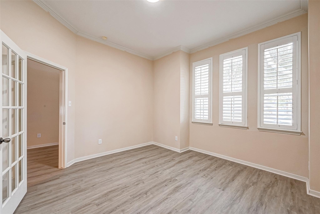 6923 Grants Hollow Lane - Photo 9
