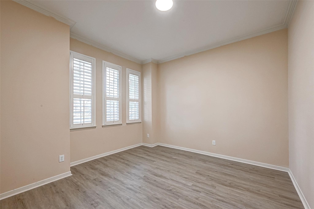 6923 Grants Hollow Lane - Photo 7