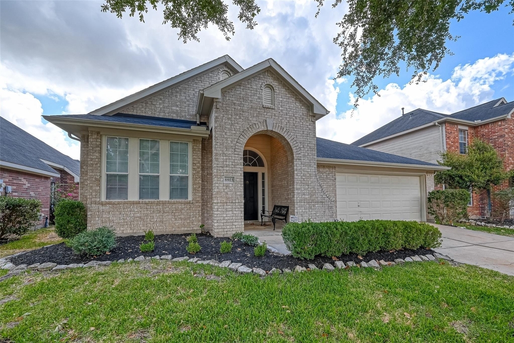 6923 Grants Hollow Lane - Photo 1