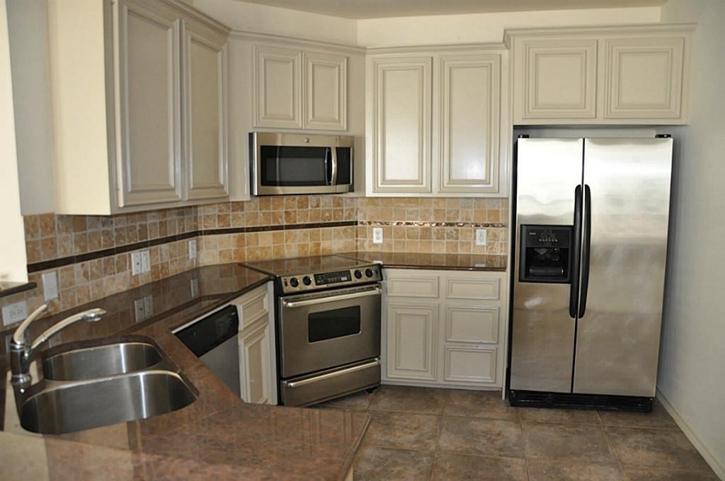2020 Mason Street - Photo 5
